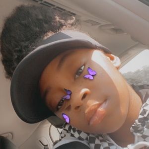 Meet your Posher, Jania